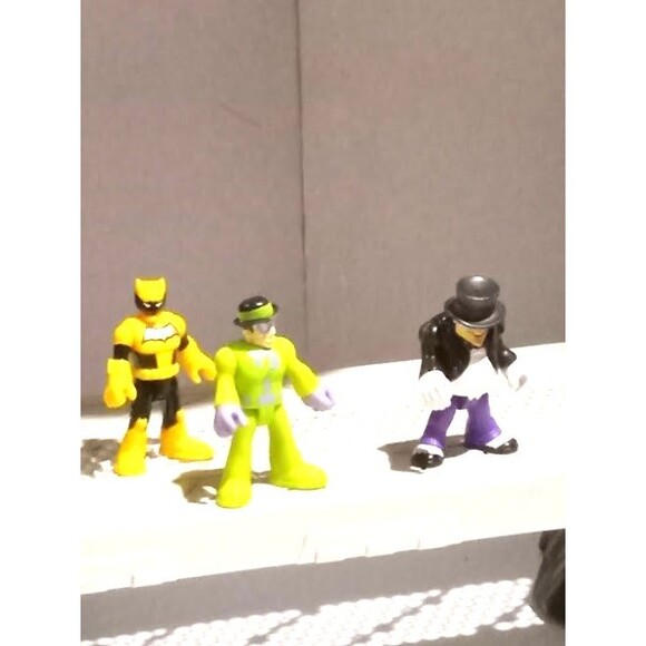 Imaginext DC Super Friends Batman Super Surround Batcave Playset - Picture 7 of 16